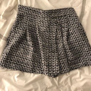 Banana Republic size 4 shorts skort